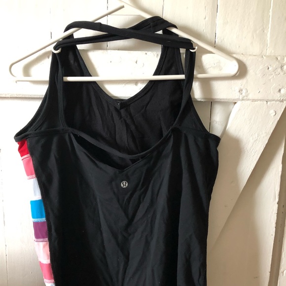 Black halter style tank top - Picture 2 of 3